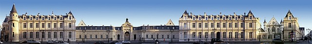La fa�ade du Cnam en panoramique, rue Saint-Martin